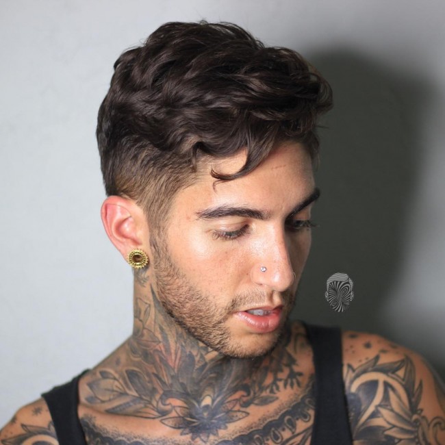  Mid-length wavy hair + Fade on the sides