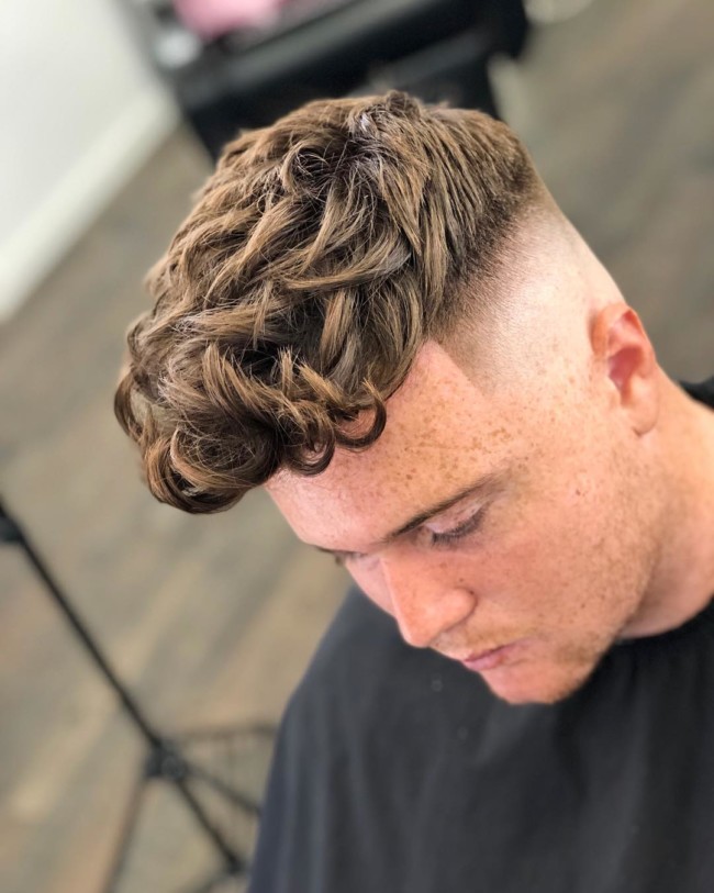 Textured Quiff + High fade - Men's Haircuts